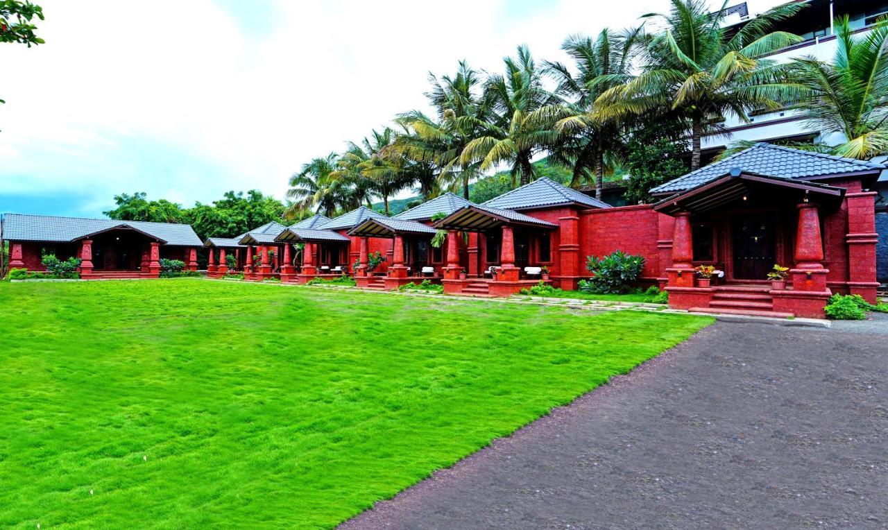 Siddhagiri Hotel And Resort Wai Екстер'єр фото